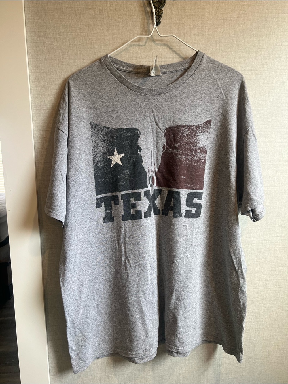 Gray "TEXAS" Graphic T-Shirt with Lone Star Flag